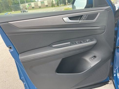 New 2026 Volkswagen Atlas Cross Sport SE image 5