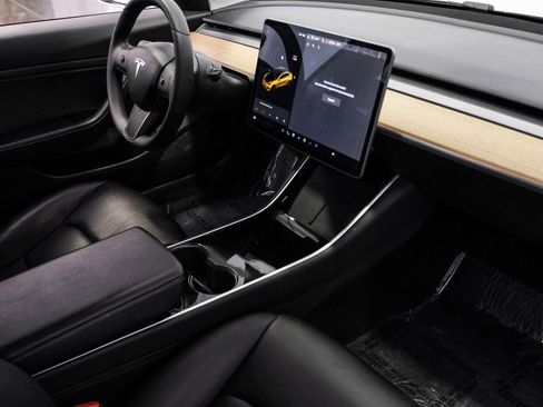 Used 2020 Tesla Model 3 Standard Range Plus image 22