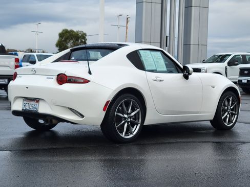 Used 2022 MAZDA MX-5 Miata RF Grand Touring image 2