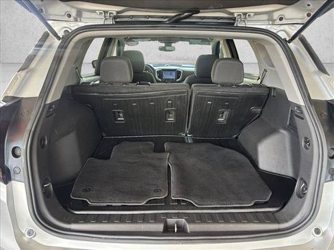 Used 2022 GMC Terrain SLE w/ Driver Convenience Package FWD image 22