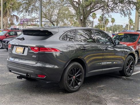 Used 2017 Jaguar F-PACE Prestige image 5