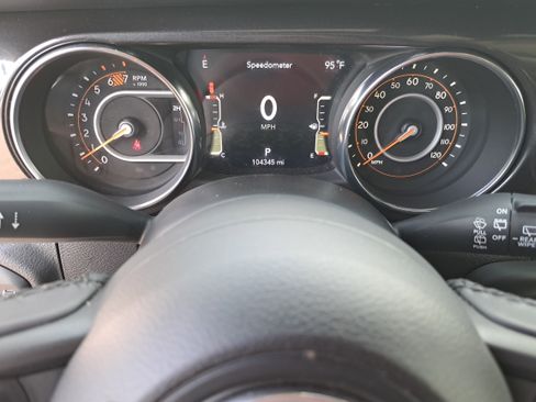 Used 2021 Jeep Wrangler Unlimited Sport AWD/4WD image 18