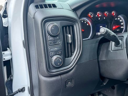 Used 2023 Chevrolet Silverado 1500 Custom Trail Boss w/ 2.7L Blackout Package image 10