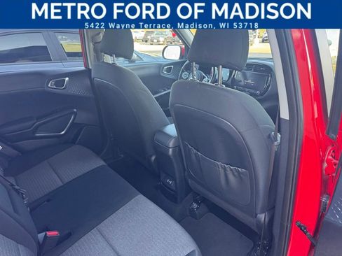 Used 2023 Kia Soul EX image 25