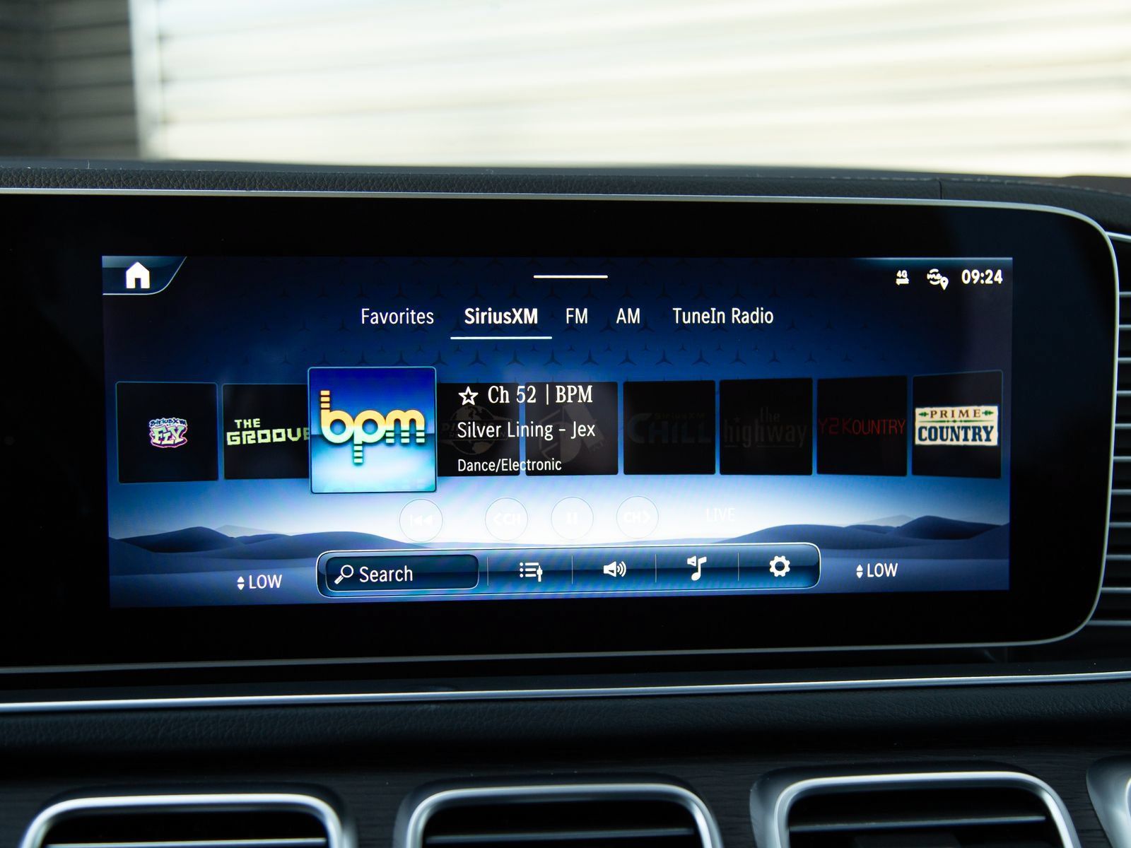 Used 2024 Mercedes-Benz GLS 450 4MATIC image 18