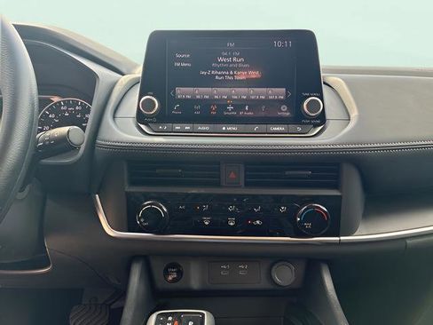 Used 2025 Nissan Rogue S image 24