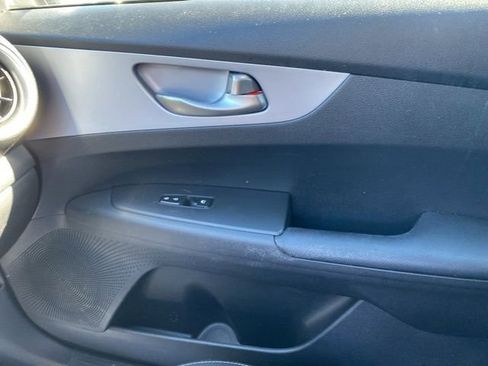 Used 2022 Kia Forte LXS image 31