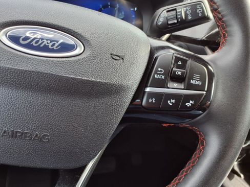 Certified 2022 Ford Escape SEL w/ SEL Stealth AWD Package image 17