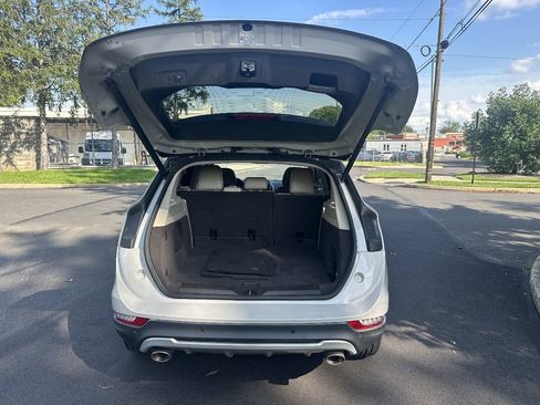 Used 2019 Lincoln MKC Reserve w/ MKC Climate Package AWD/4WD image 6