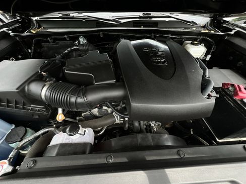 Used 2023 Toyota Tacoma TRD Off-Road AWD/4WD image 45