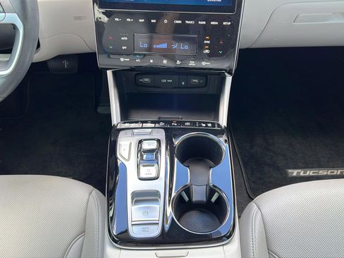 Certified 2024 Hyundai Tucson Limited AWD/4WD image 15