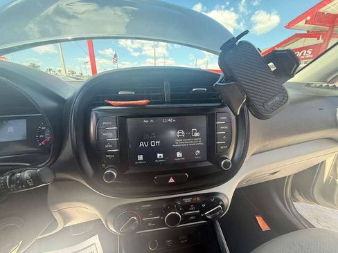 Used 2020 Kia Soul LX FWD image 19