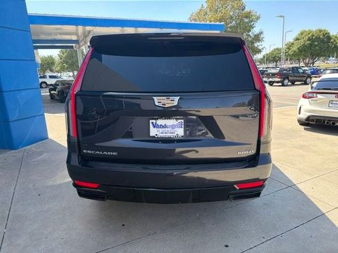 Used 2023 Cadillac Escalade Sport w/ Touring Package AWD/4WD image 6