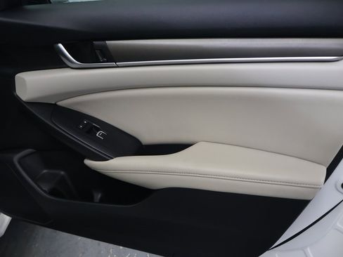 Used 2022 Honda Accord LX image 12