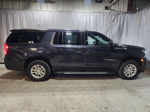 Used 2024 Chevrolet Suburban LT image 4