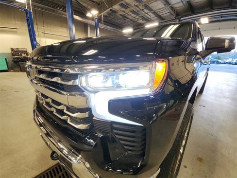 Certified 2025 Chevrolet Silverado 1500 LTZ w/ LTZ Premium Package image 29