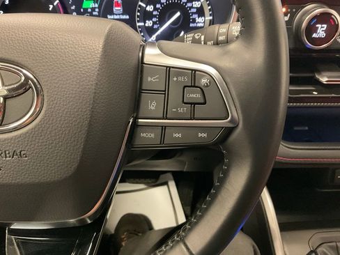 Used 2021 Toyota Highlander XSE image 23