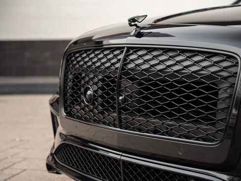 Certified 2025 Bentley Flying Spur Speed image 9