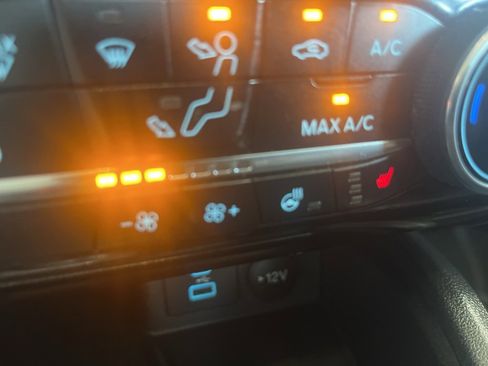 Used 2022 Ford Escape SEL w/ Technology Package image 18