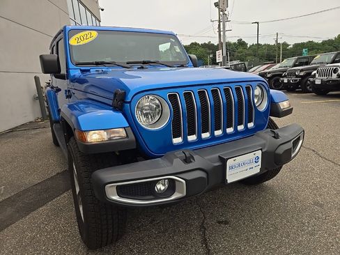 Used 2022 Jeep Wrangler Unlimited Sahara w/ Cold Weather Group AWD/4WD image 3
