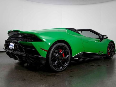 Used 2024 Lamborghini Huracan EVO image 8