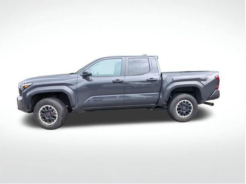 Used 2024 Toyota Tacoma TRD Off-Road AWD/4WD image 6