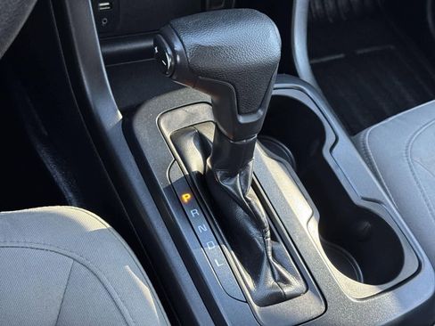 Used 2018 Chevrolet Colorado W/T w/ WT Convenience Package image 36