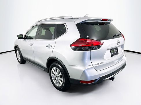 Used 2017 Nissan Rogue SV FWD image 5