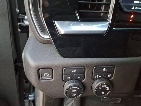 Used 2023 Chevrolet Silverado 1500 LT image 31