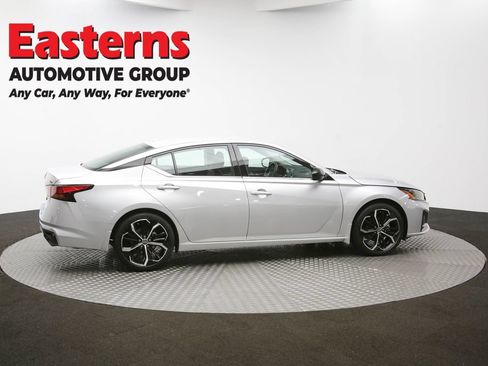 Used 2023 Nissan Altima 2.5 SR FWD image 40