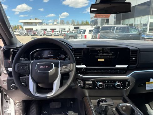 New 2026 GMC Sierra 1500 SLT AWD/4WD image 16