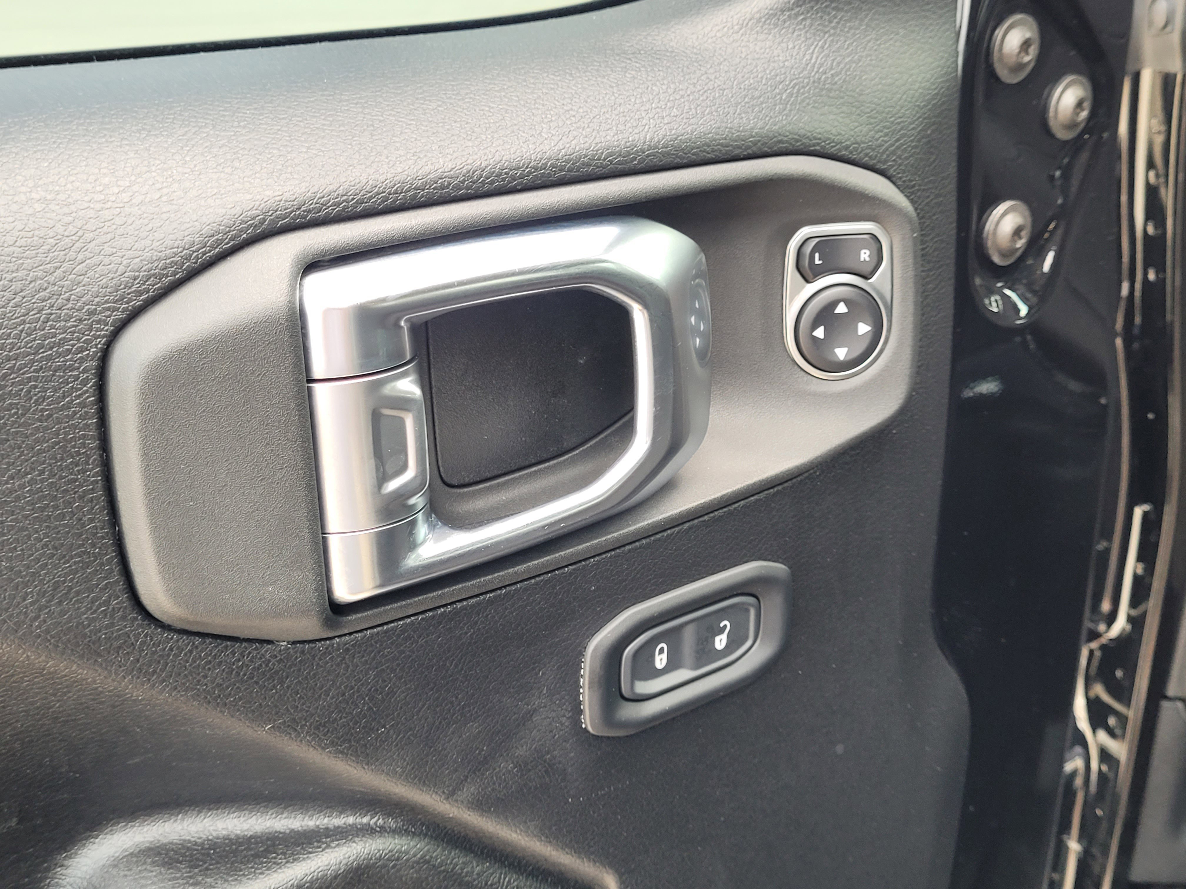 Used 2021 Jeep Gladiator Sport AWD/4WD image 25