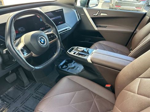 Used 2024 BMW iX xDrive50 w/ Sport Package AWD/4WD image 9