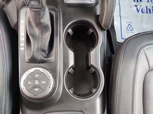 Used 2023 Ford Bronco Everglades image 14