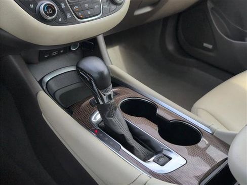 Used 2024 Chevrolet Malibu LT image 14