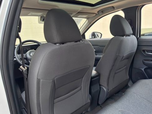 Used 2025 Nissan Kicks SV w/ SV Premium Package FWD image 29