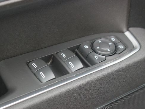 Used 2025 GMC Sierra 1500 SLT AWD/4WD image 14