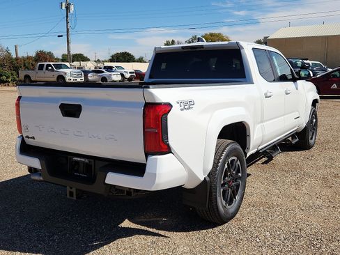 New 2025 Toyota Tacoma TRD Sport image 4