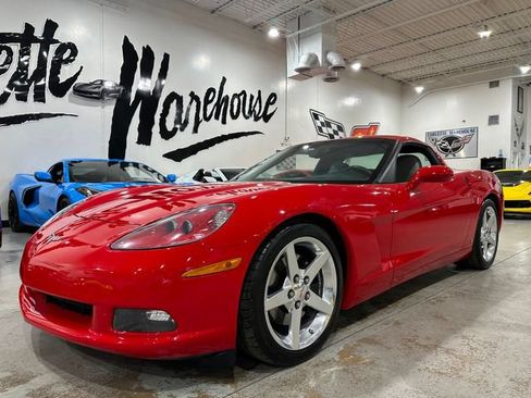 Used 2006 Chevrolet Corvette Coupe w/ Preferred Equipment Group RWD image 5