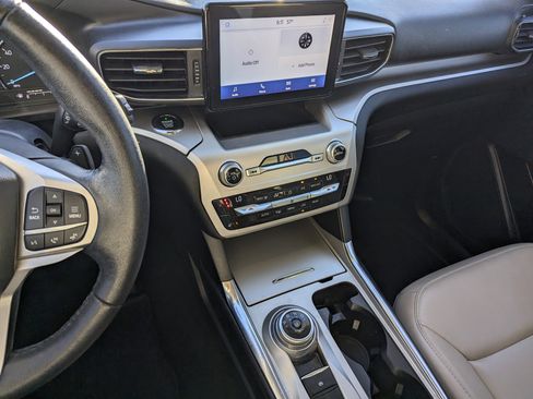 Certified 2021 Ford Explorer XLT w/ Equipment Group 202A image 10