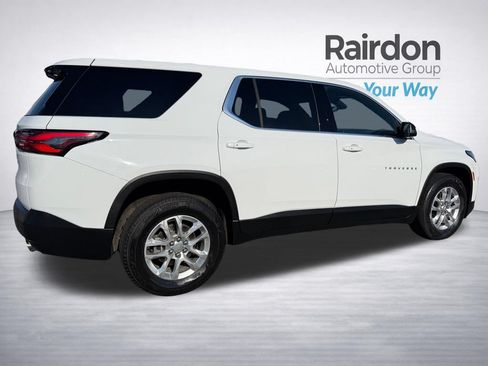 Used 2022 Chevrolet Traverse LS AWD/4WD image 7