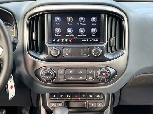 Used 2022 Chevrolet Colorado Z71 w/ Safety Package AWD/4WD image 15