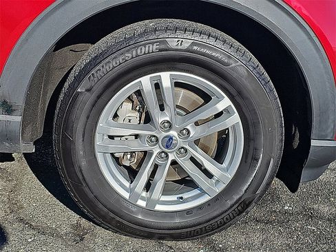 Used 2020 Ford Explorer XLT w/ Equipment Group 202A image 8