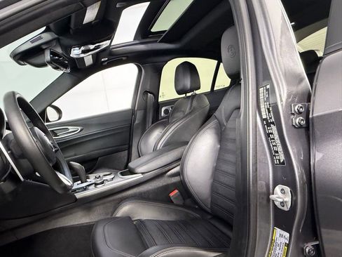 Used 2023 Alfa Romeo Giulia Veloce image 21