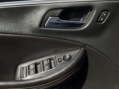 Used 2018 Chevrolet Impala LT FWD image 24