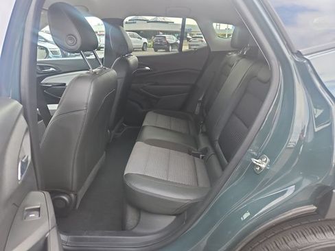 Used 2025 Chevrolet Trax LT FWD image 24