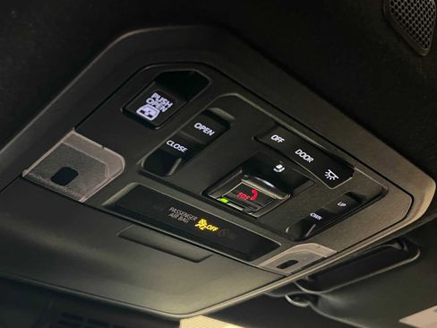 Certified 2025 Toyota 4Runner TRD Off-Road Premium image 29