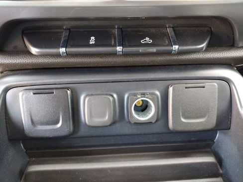 Used 2018 Chevrolet Silverado 1500 LTZ image 42