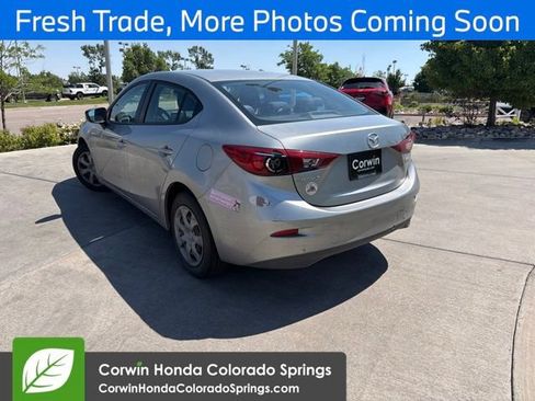 Used 2014 MAZDA MAZDA3 i SV FWD image 5