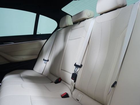 Used 2023 BMW 530i w/ Convenience Package RWD image 15